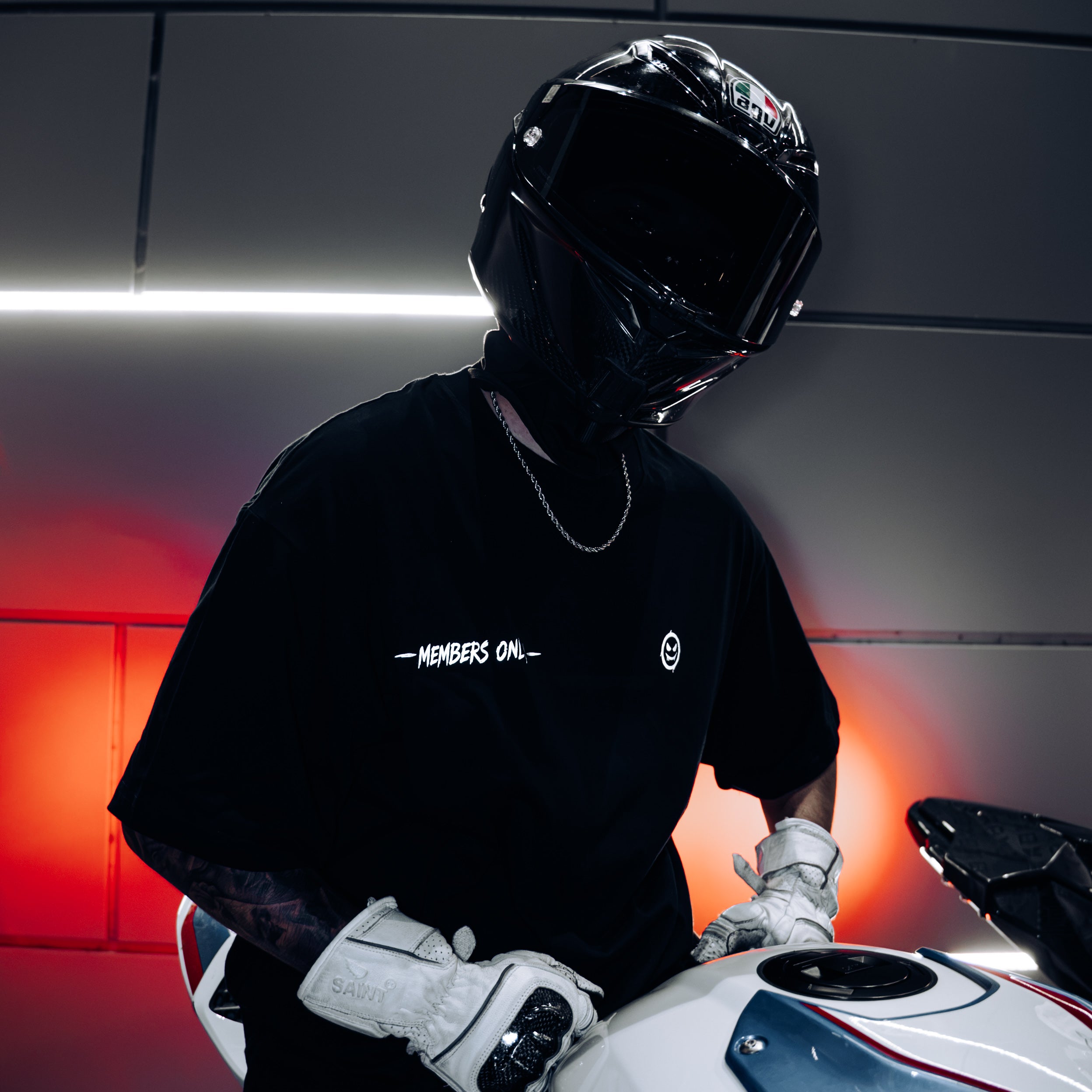 "CHASE ME" REFLECTIVE TEE