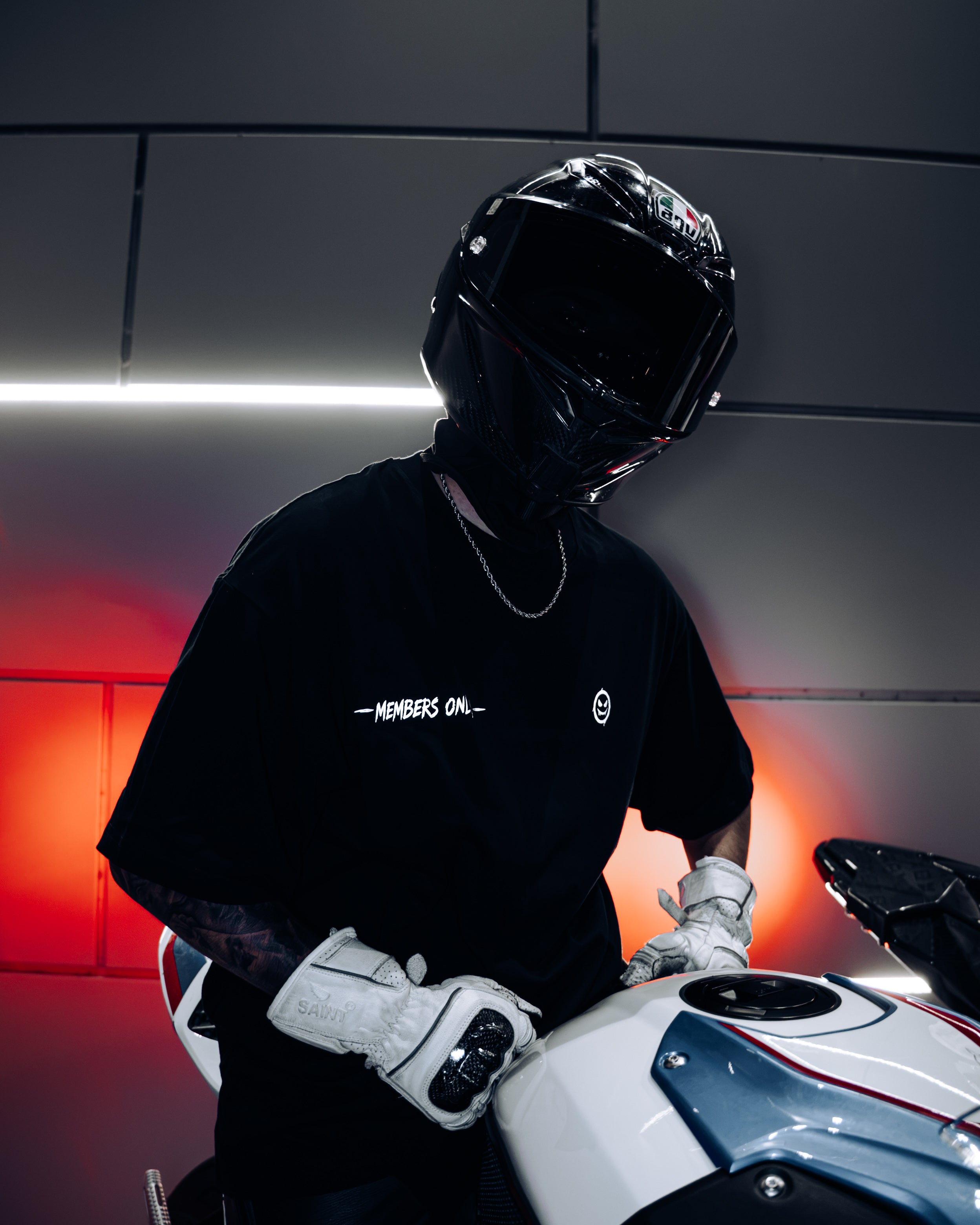 "CHASE ME" REFLECTIVE TEE