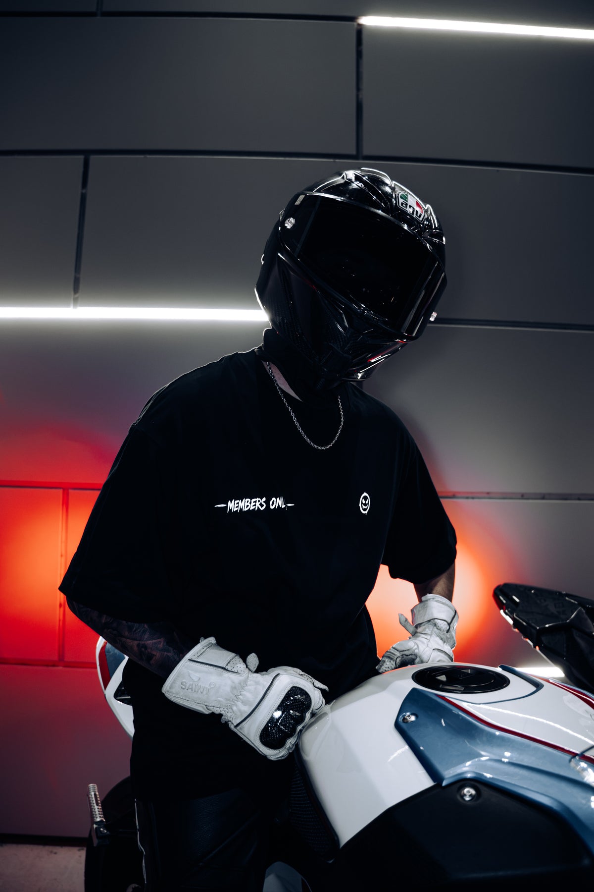"CHASE ME" REFLECTIVE TEE