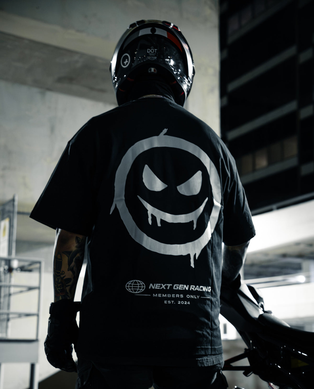 REFLECTIVE LOGO TEE