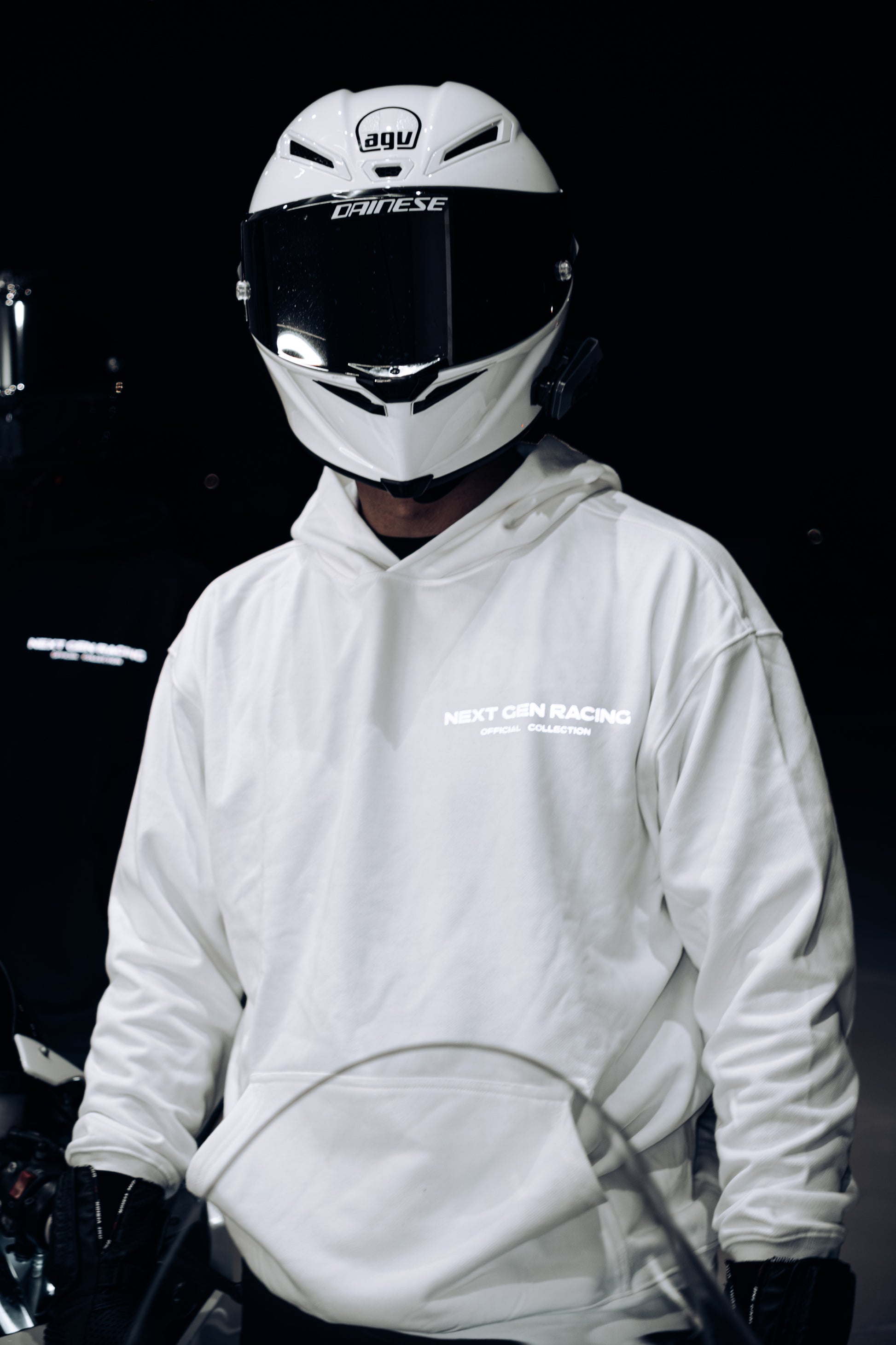 "CATCH UP" REFLECTIVE HOODIE (WHITE)
