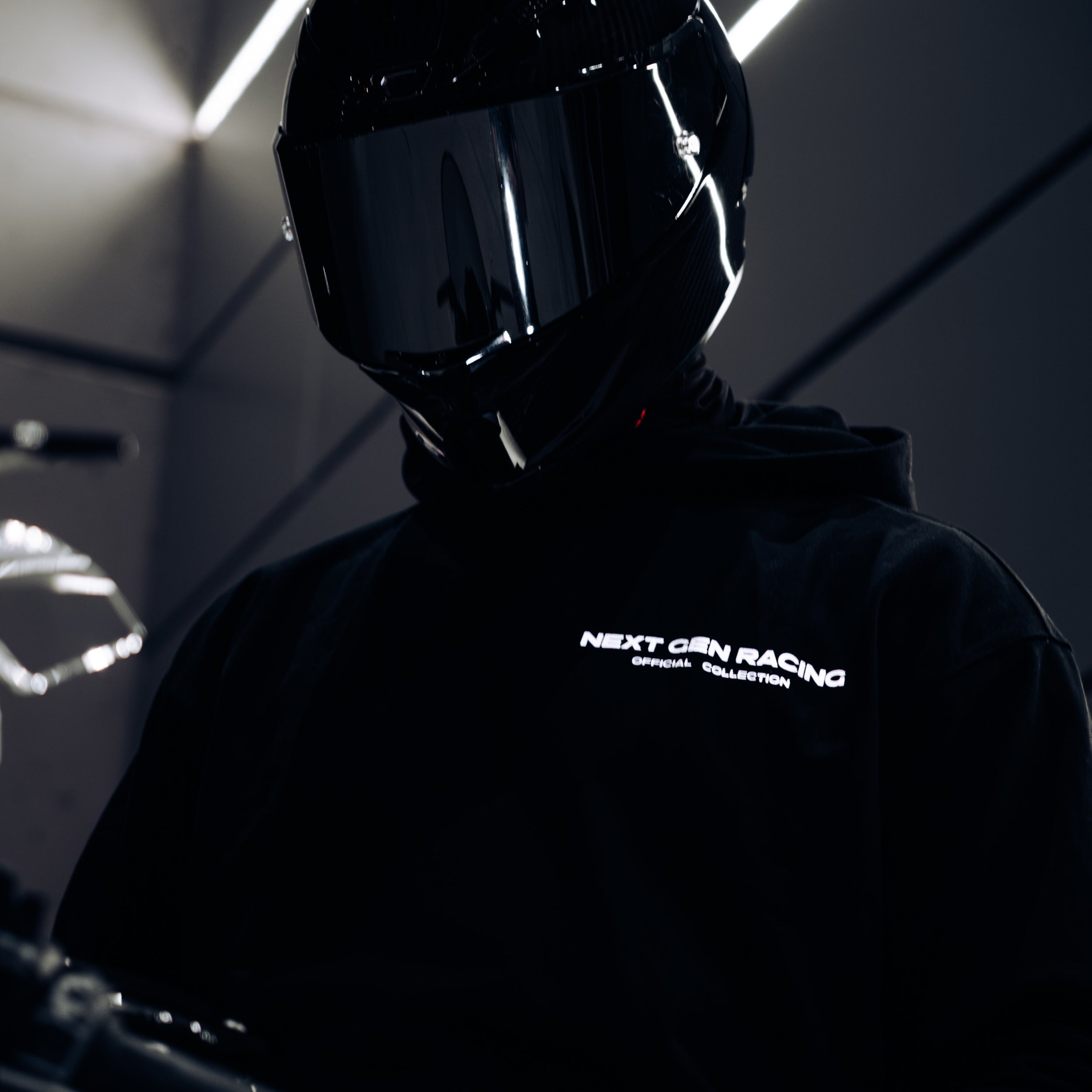 "CATCH UP" REFLECTIVE HOODIE (BLACK)