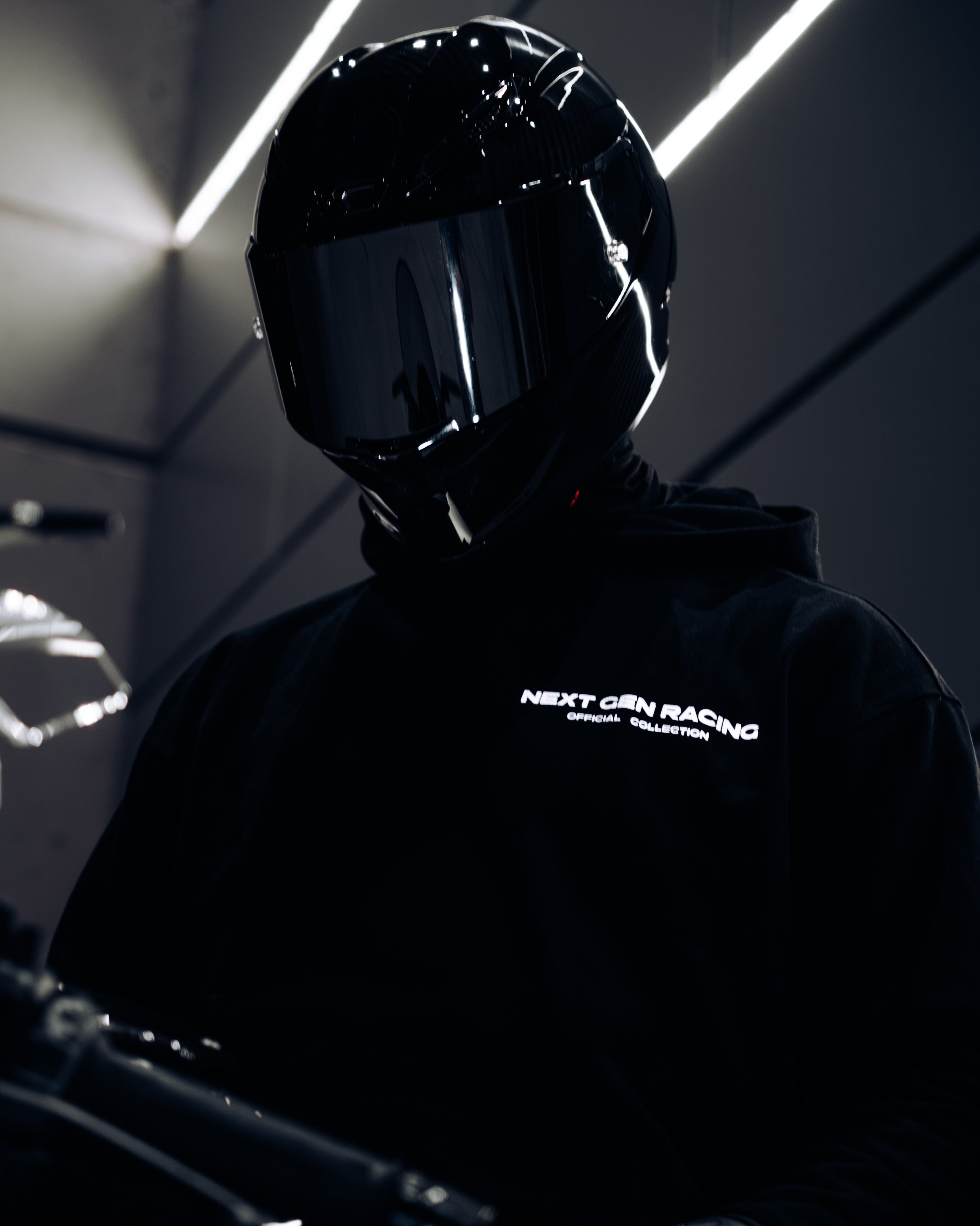 "CATCH UP" REFLECTIVE HOODIE (BLACK)