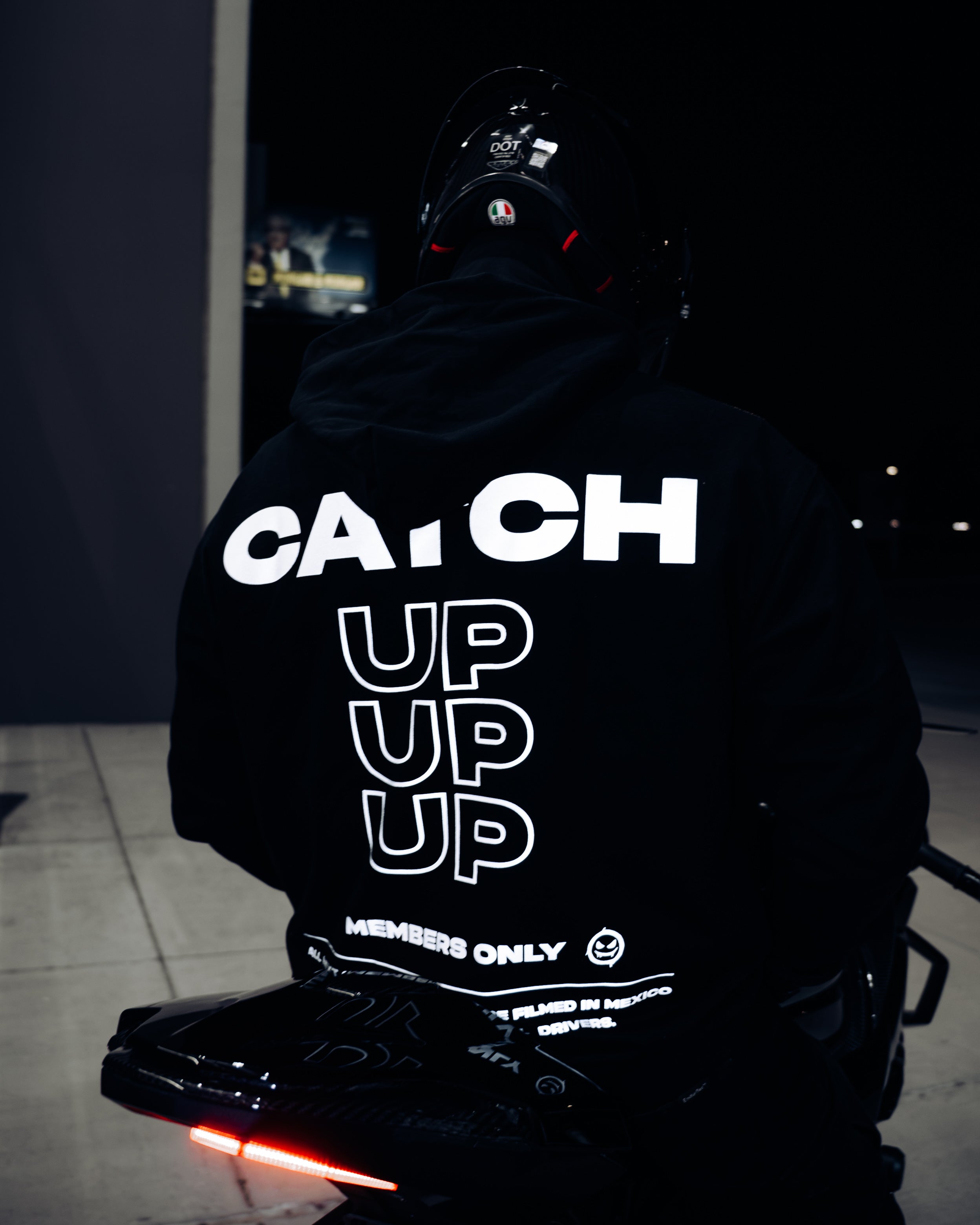 "CATCH UP" REFLECTIVE HOODIE (BLACK)