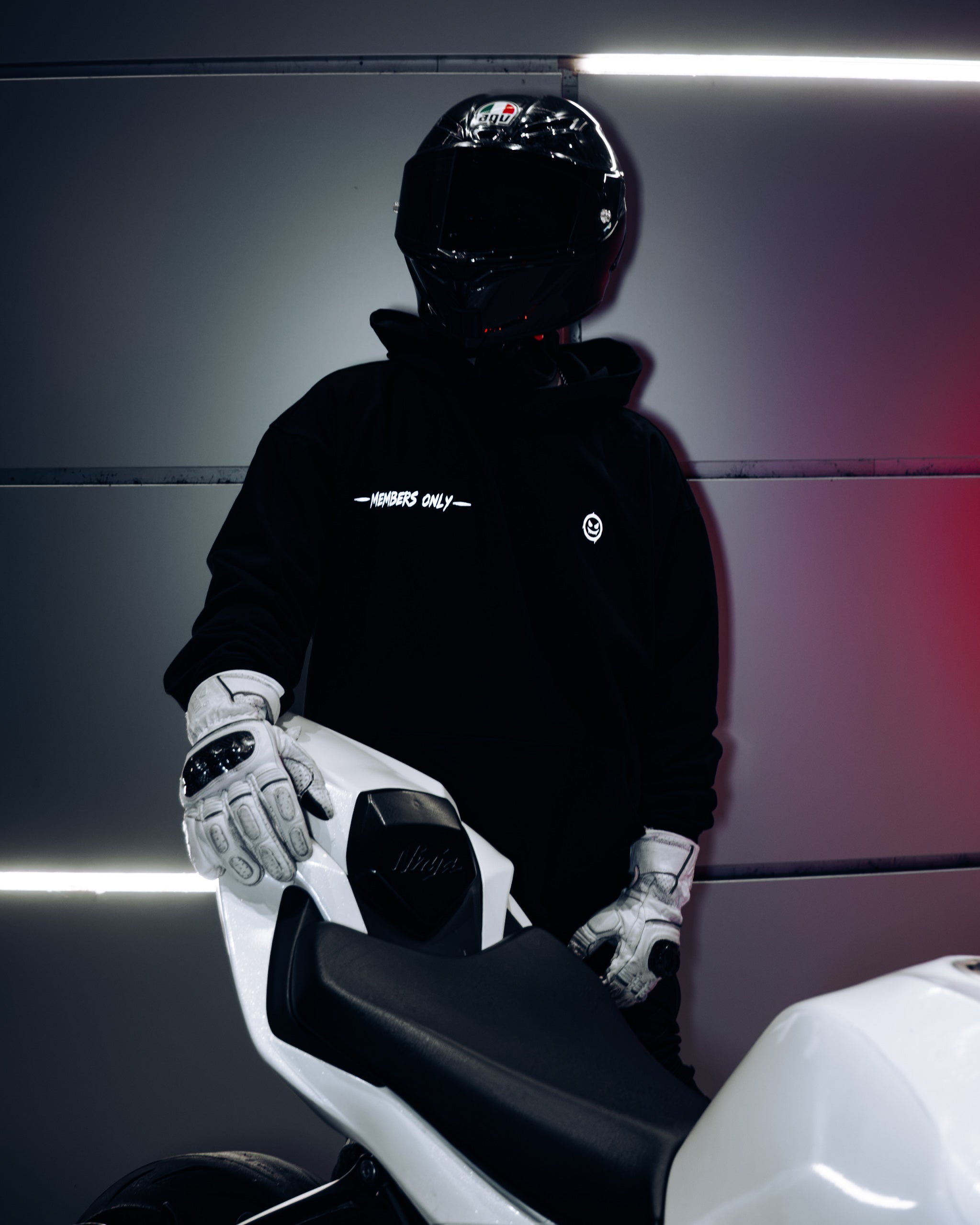 "CHASE ME" REFLECTIVE HOODIE