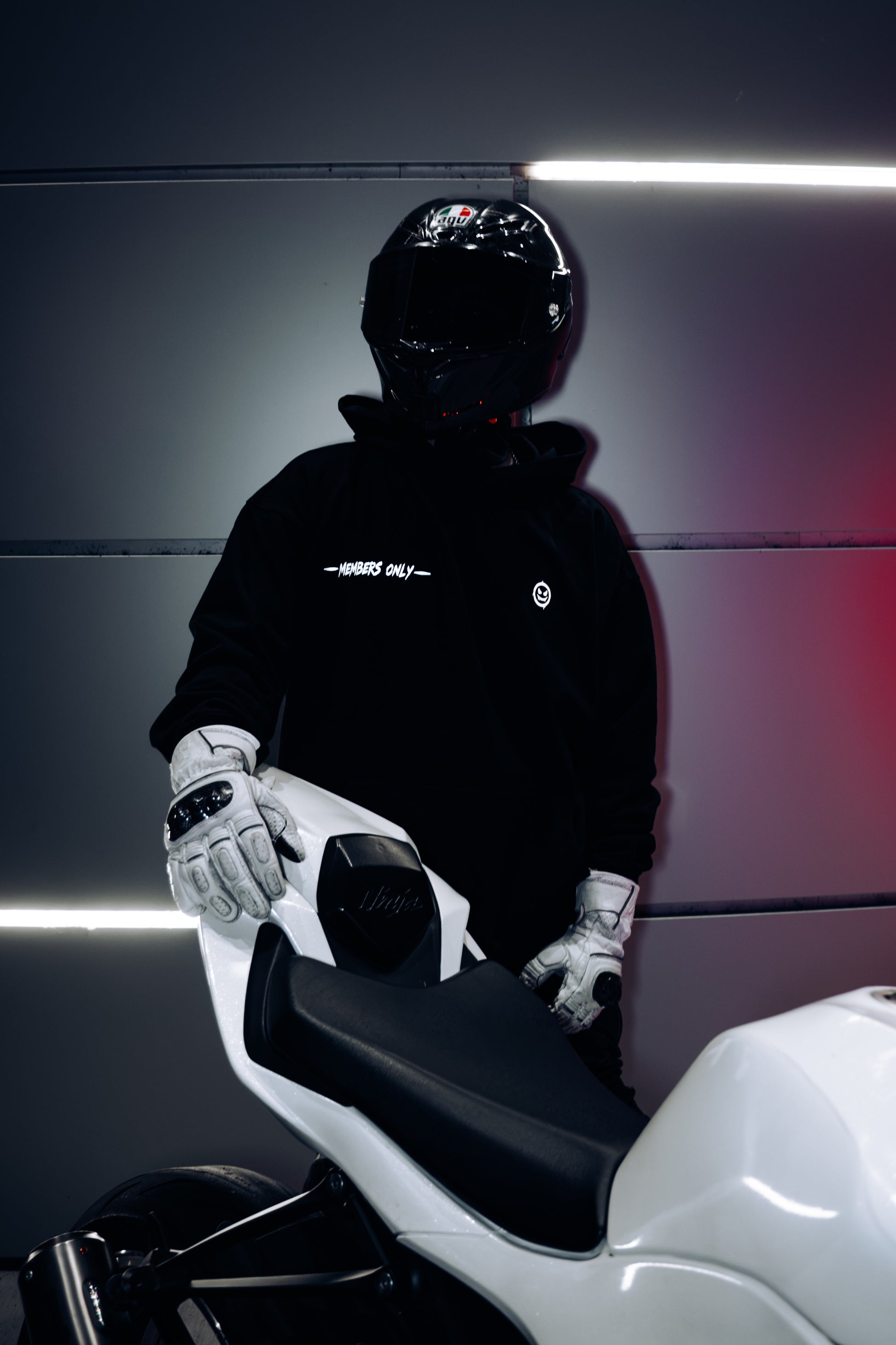 "CHASE ME" REFLECTIVE HOODIE